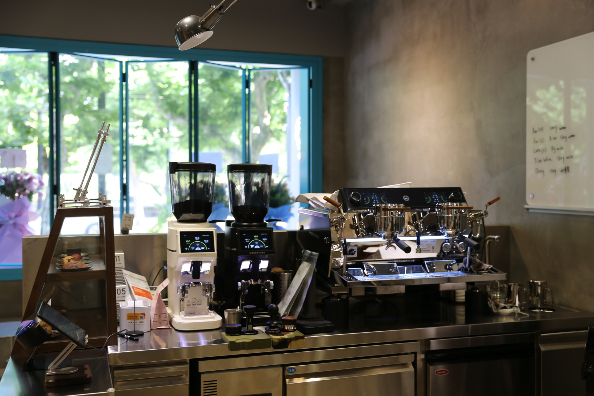 Lyze Coffee order counter