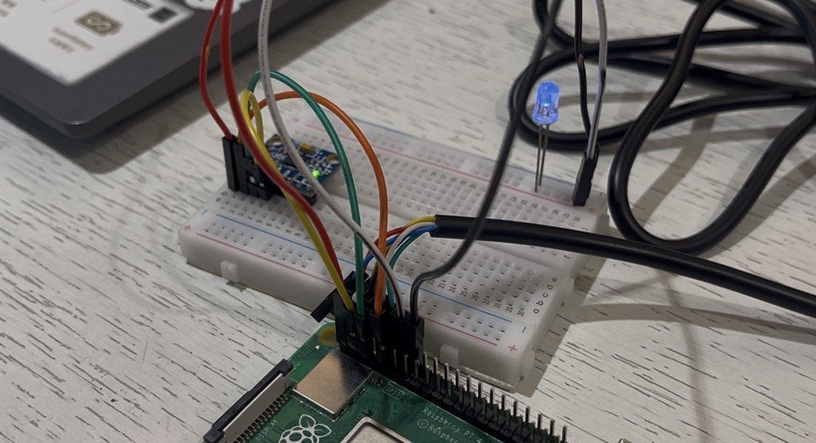 [第一階段：LED 燈實作嘗試]