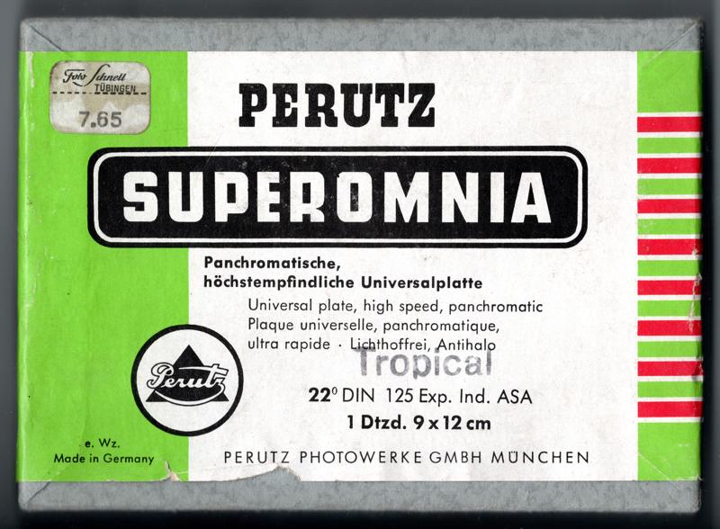 Perutz Superomnia film packaging
