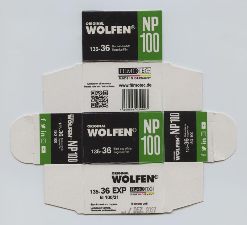 Wolfen NP100 film packaging