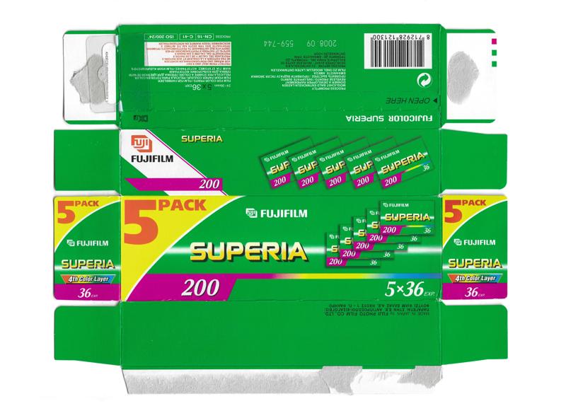 Fujifilm Superia 200 film packaging