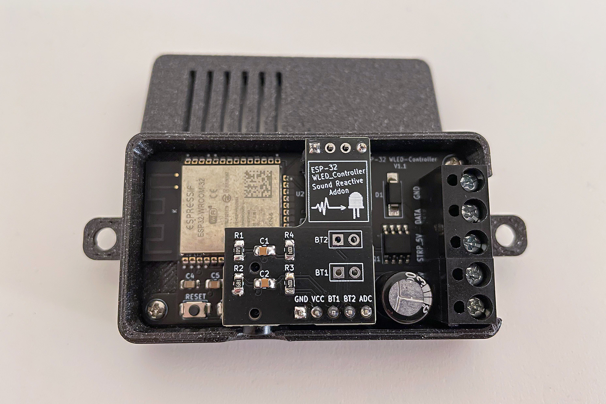 ESP-32 WLED-Controller Addon, from the project README