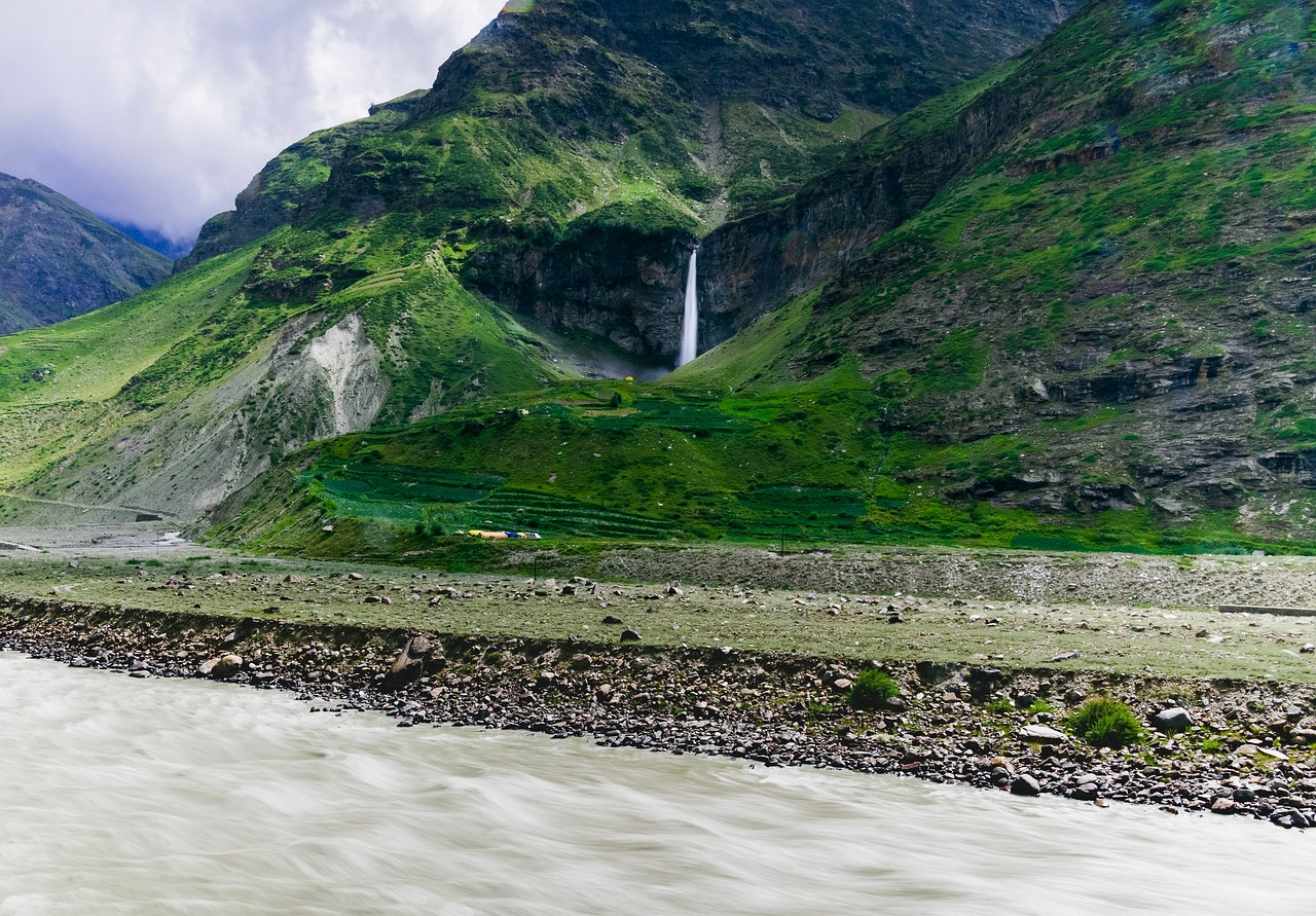 Explore Old Manali