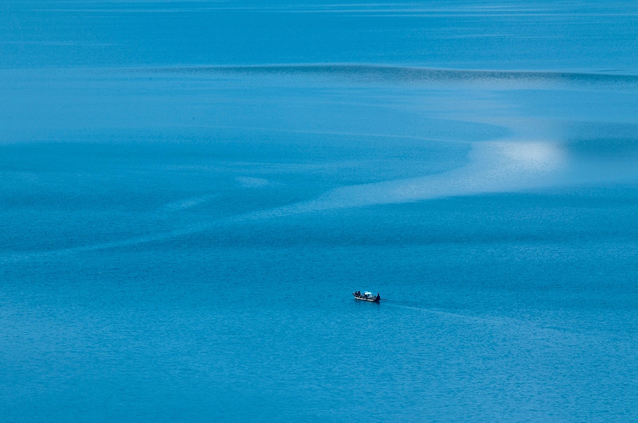 Boating on Nigeen Lake