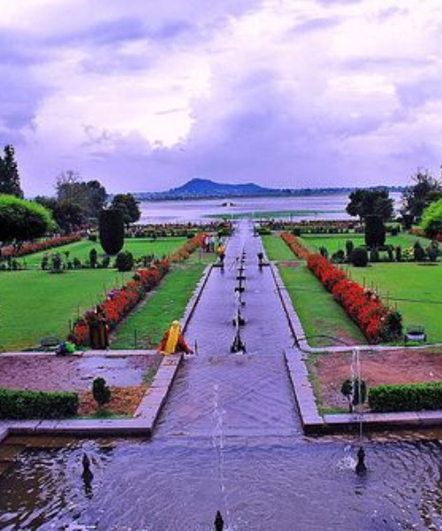 Visit the Mughal Gardens