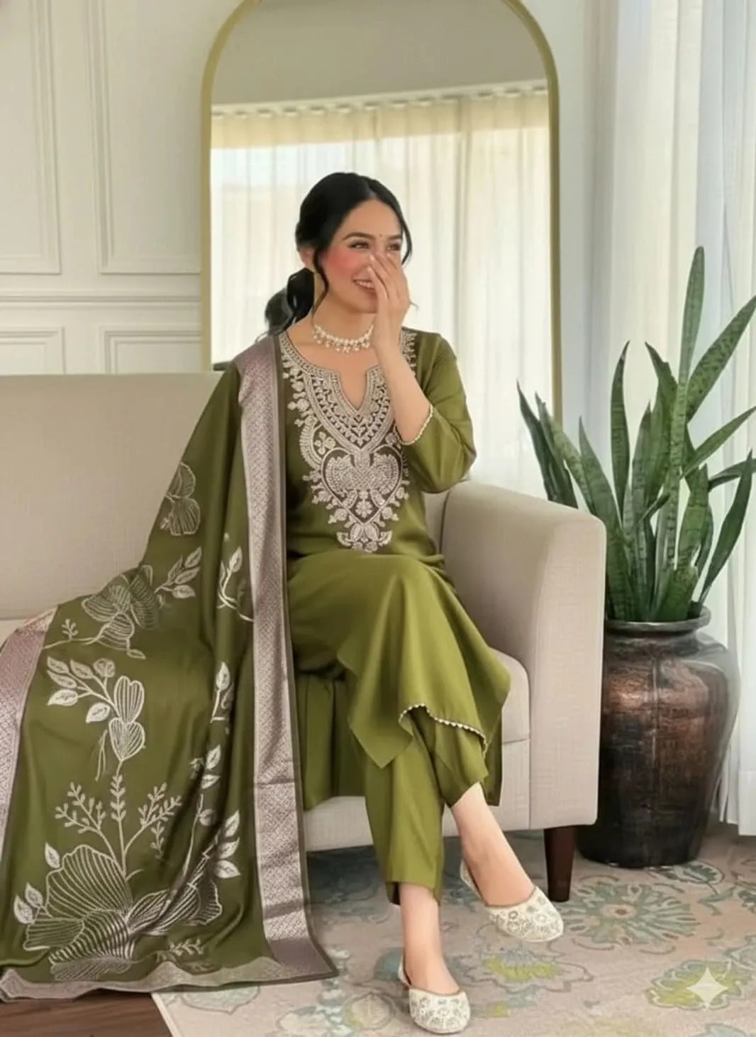 Women Kurta Set Close-up
