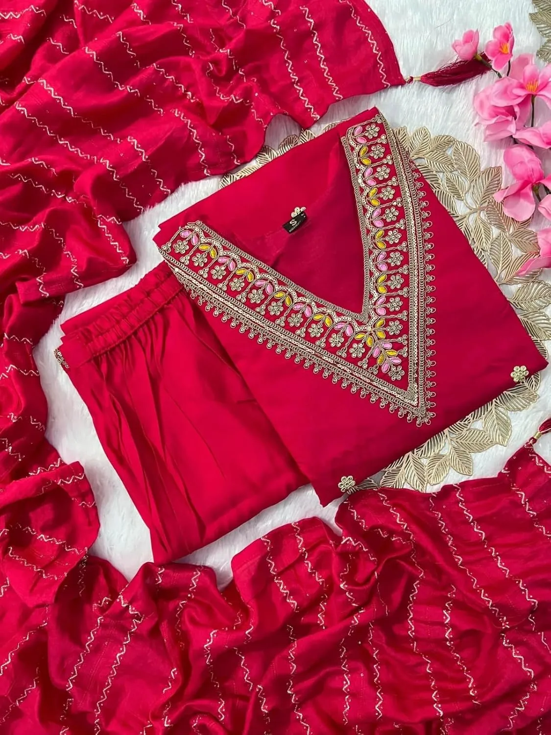 Women Embroidered Kurta Set Side View