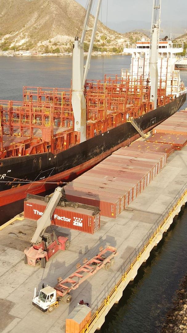 Offloading containers