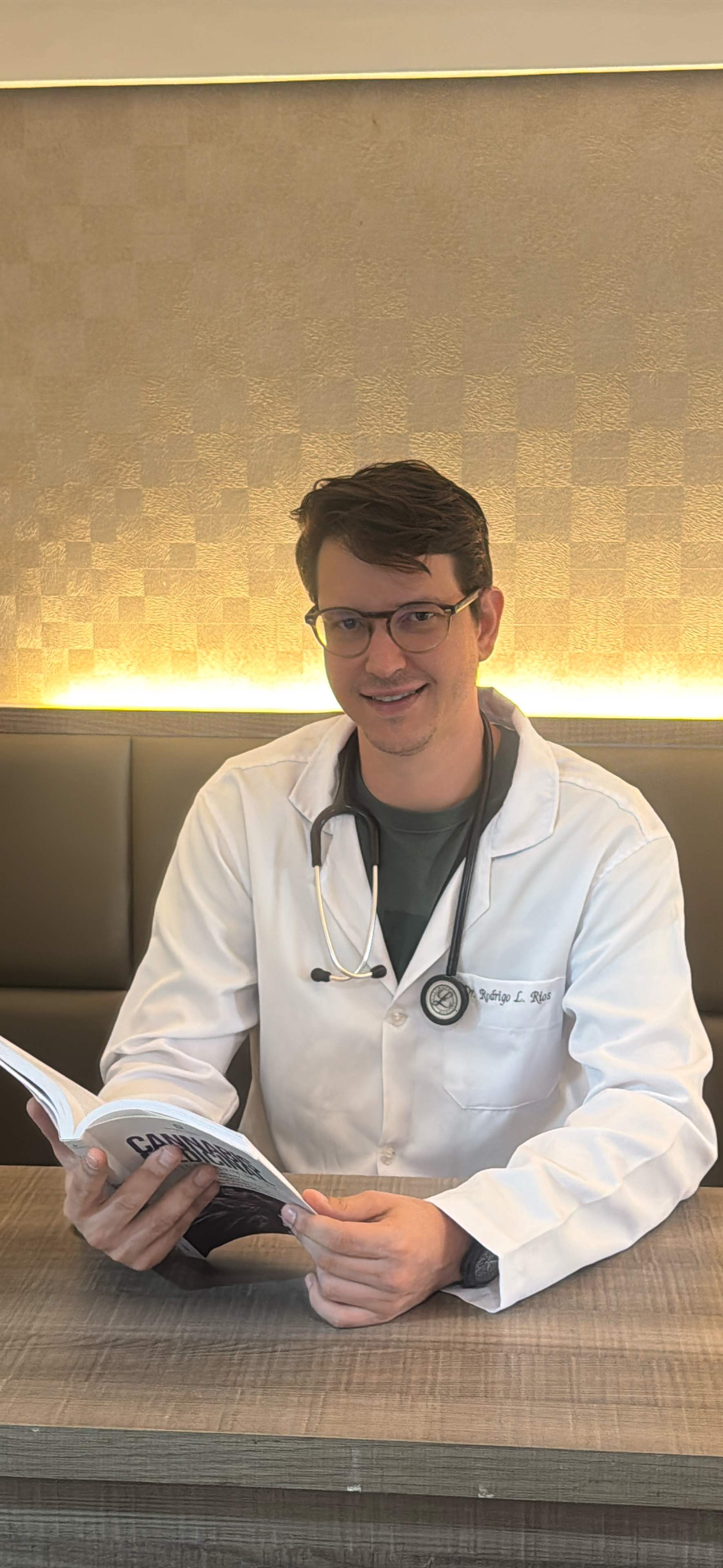 Dr. Rodrigo Rios