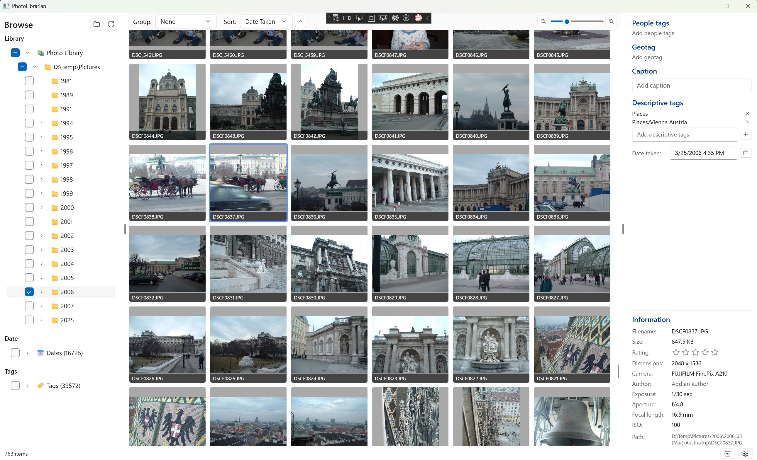 PhotoLibrarian browsing a 16 000-image Vienna trip library