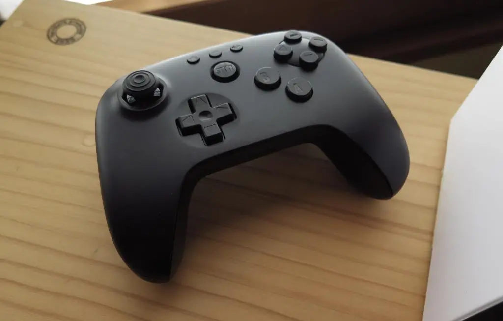 https://raw.githubusercontent.com/dyreschlock/dyreschlock.github.photos/master/photo/260621_8bitdo_64/IMG_4688_t.webp