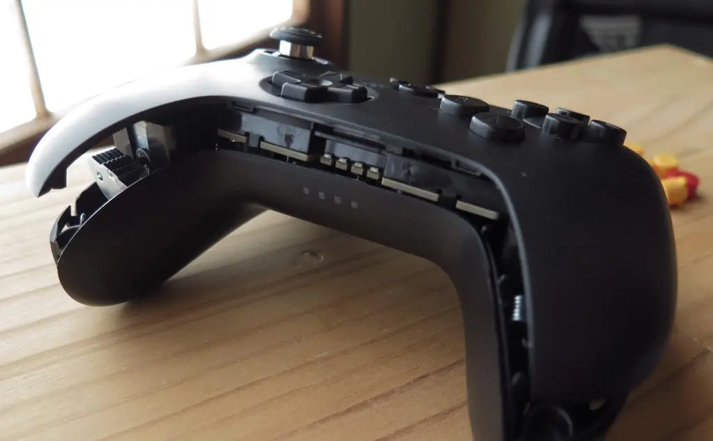 https://raw.githubusercontent.com/dyreschlock/dyreschlock.github.photos/master/photo/260621_8bitdo_64/IMG_4714_t.webp