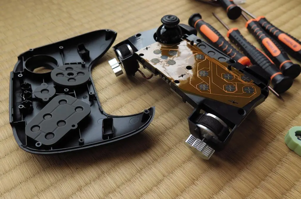 https://raw.githubusercontent.com/dyreschlock/dyreschlock.github.photos/master/photo/260621_8bitdo_64/IMG_4725_t.webp