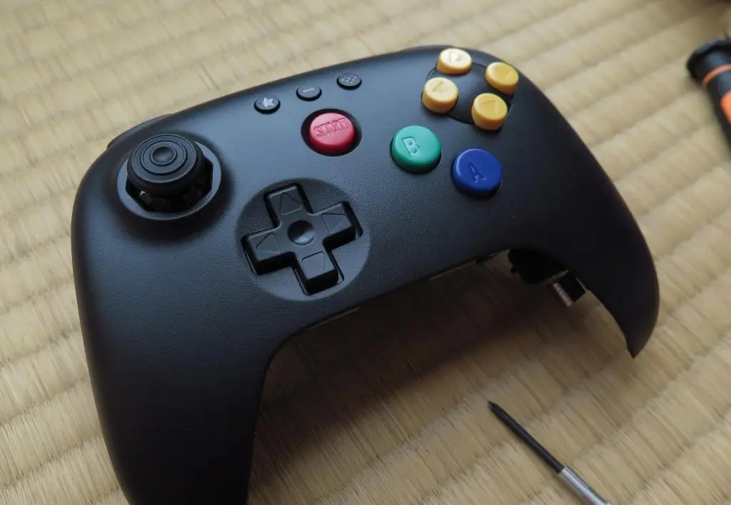 https://raw.githubusercontent.com/dyreschlock/dyreschlock.github.photos/master/photo/260621_8bitdo_64/IMG_4737_t.webp