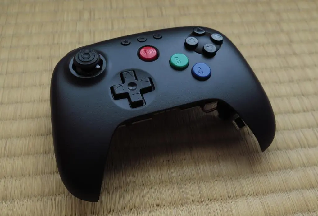 https://raw.githubusercontent.com/dyreschlock/dyreschlock.github.photos/master/photo/260621_8bitdo_64/IMG_4748_t.webp