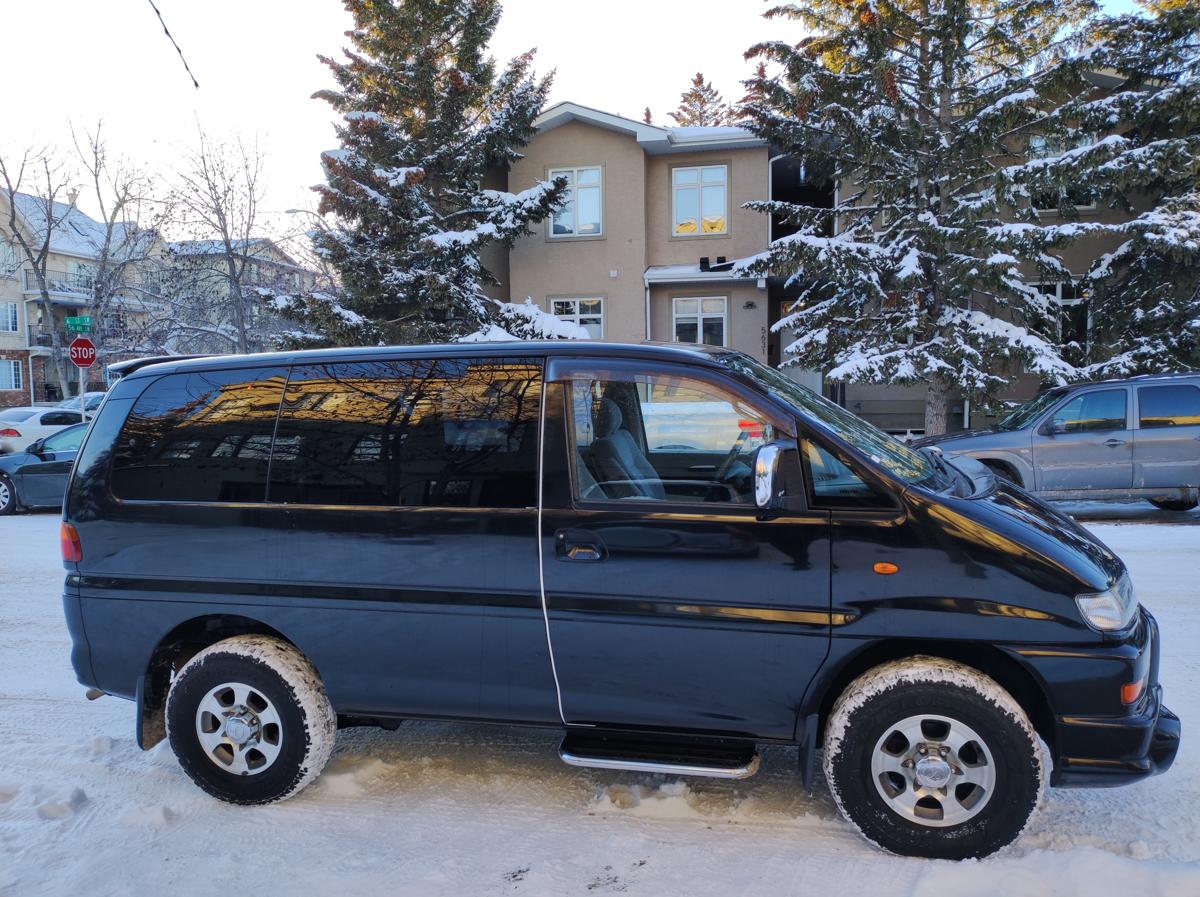 Mitsubishi Delica Image 2