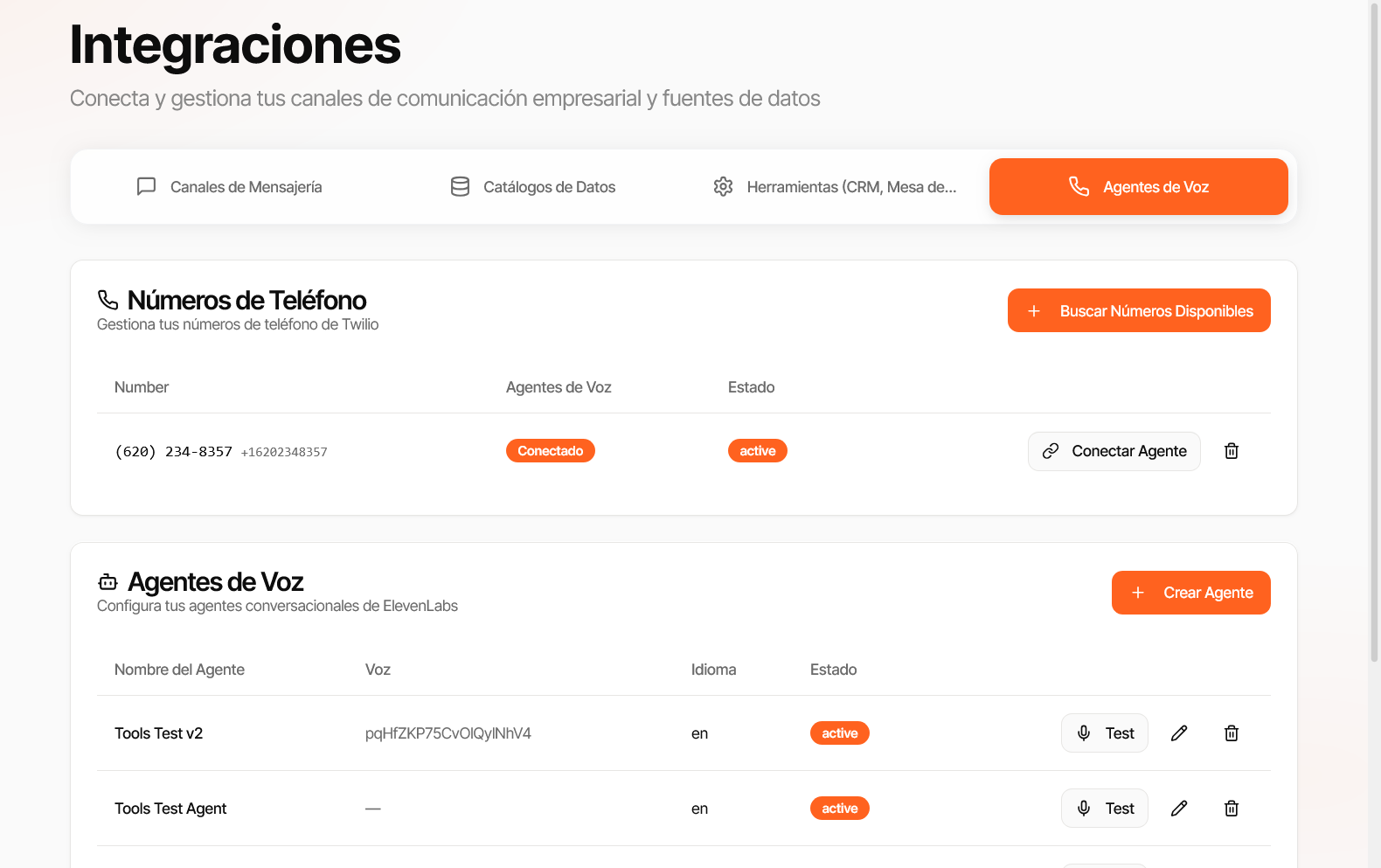 Panel de Agentes de Voz mostrando números de Twilio y agentes de ElevenLabs configurados