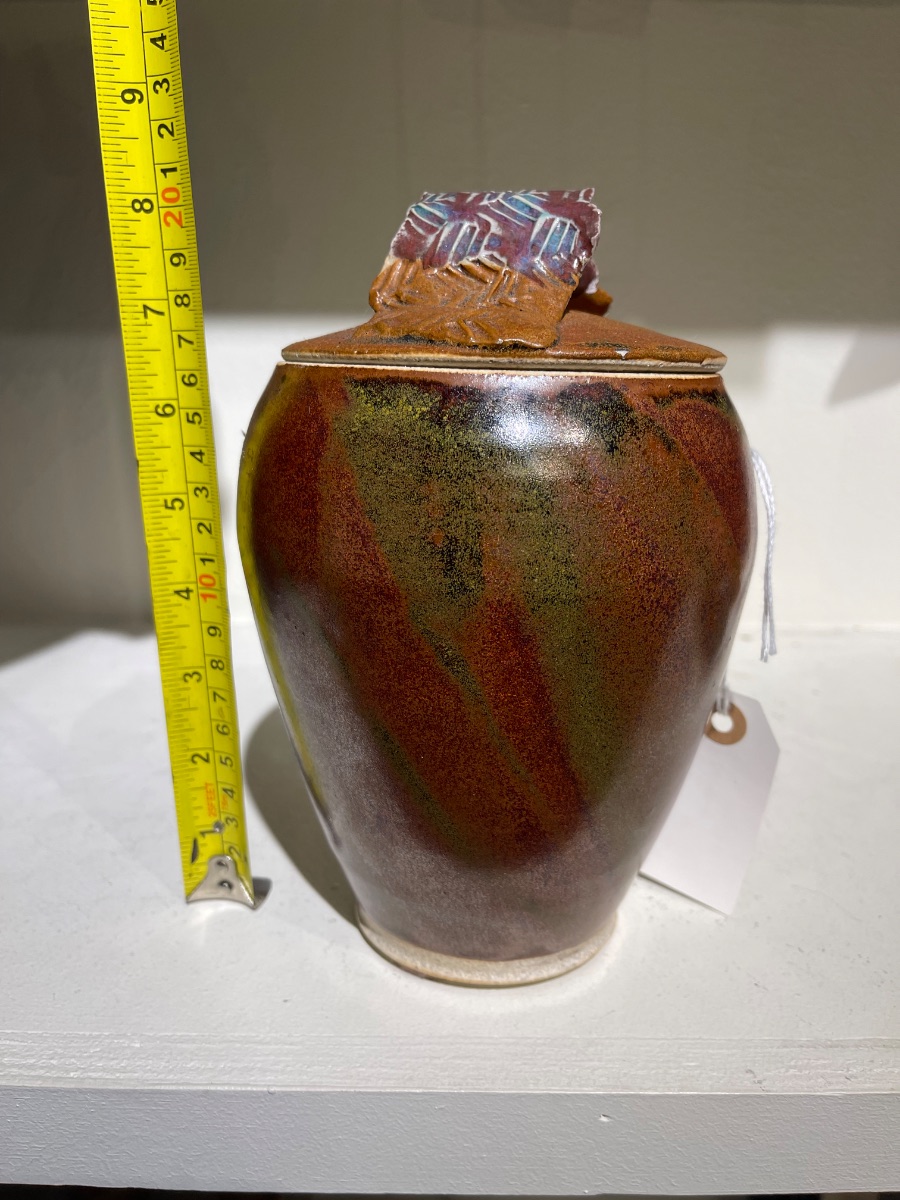 Brown Lid Ceramic — detail 2