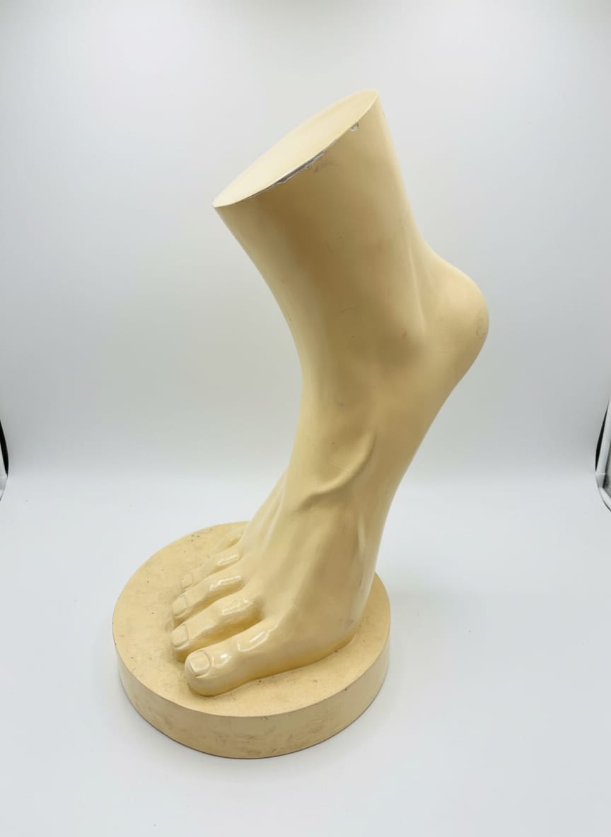 Oversized Foot — detail 3