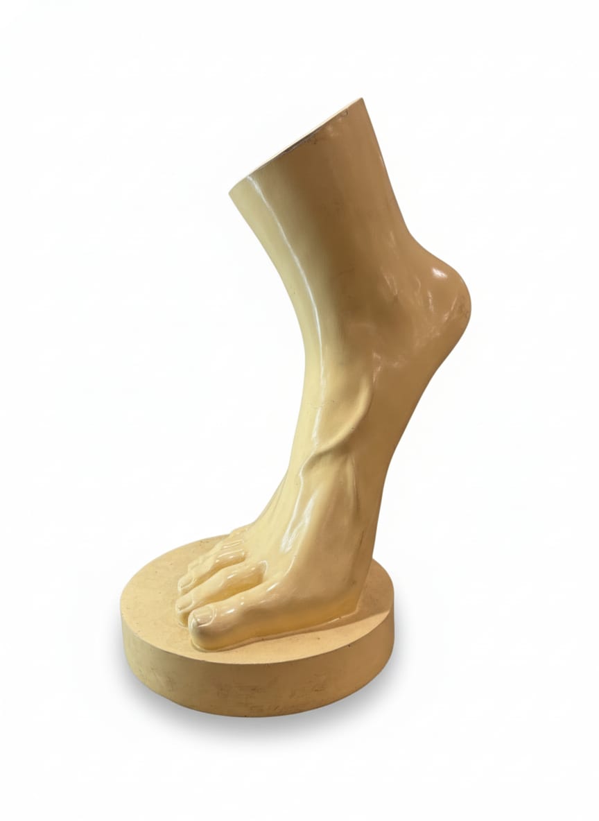 Oversized Foot — detail 4