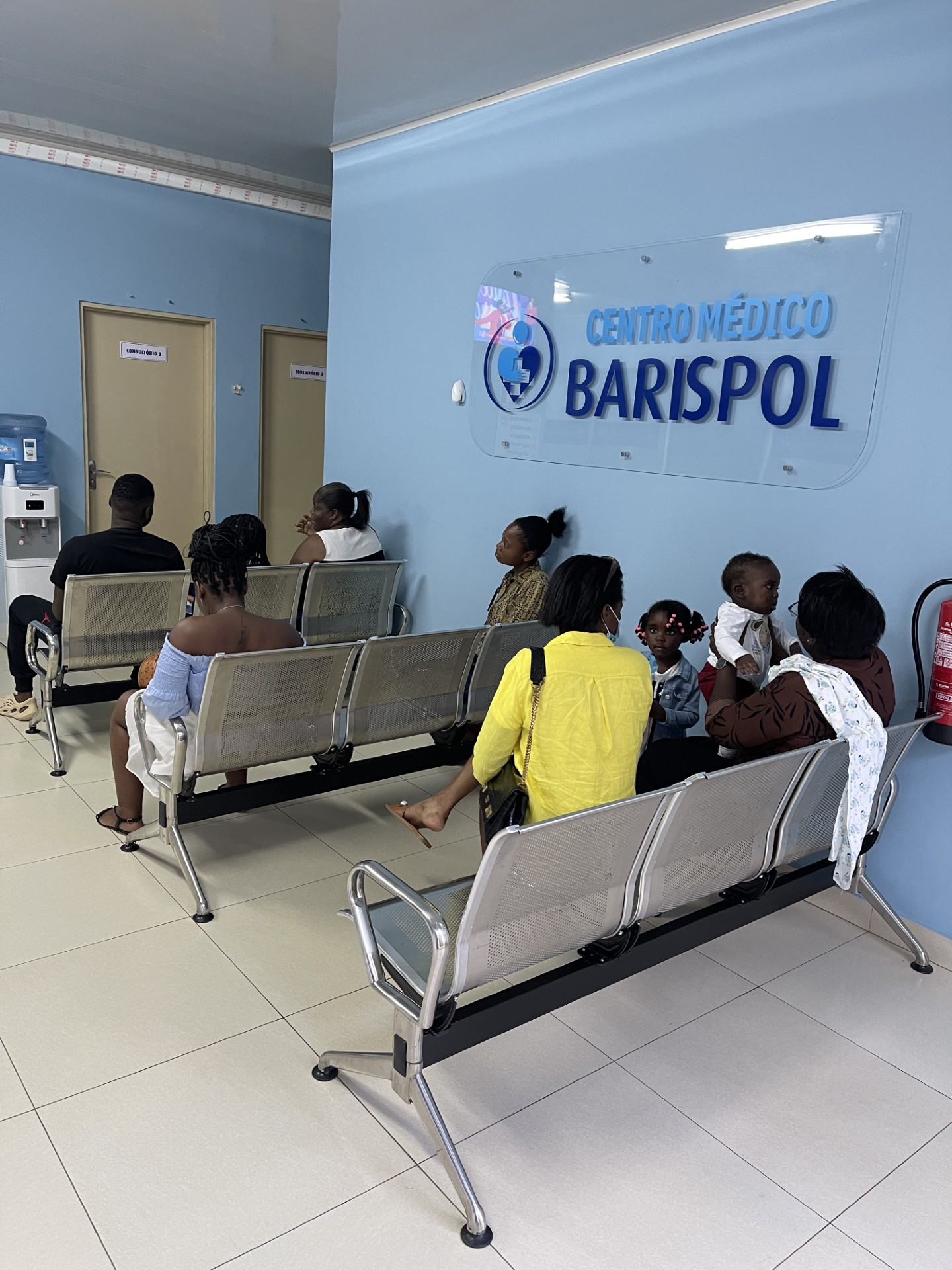 Sala de espera do Centro Médico Barispol