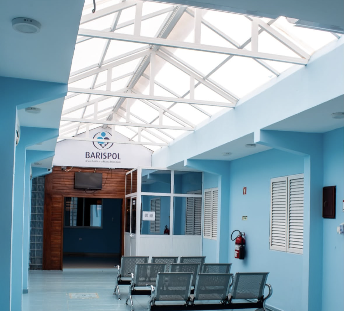 Interior do Centro Médico Barispol