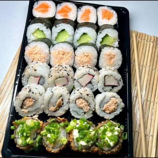 Combo Yume 24 com 4 tipos de sushis variados