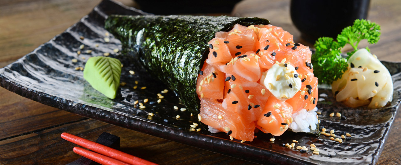 Combo Yume 12: 4 uramakis atum, 4 hot rolls tilápia, 4 hossomakis kani