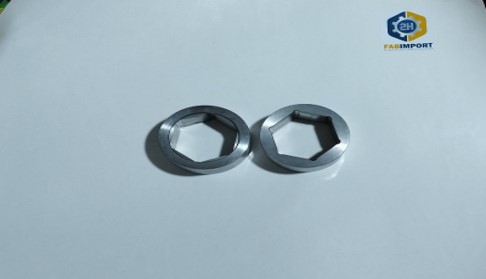 BOCINA CON HEXAGONO INTERIOR