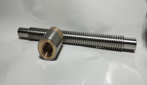 ESPARAGO TRAPEZOIDAL Y TUERCA