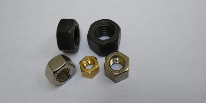 Tuercas Hexagonales