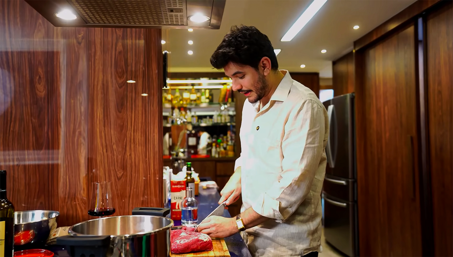 Raul a cozinhar