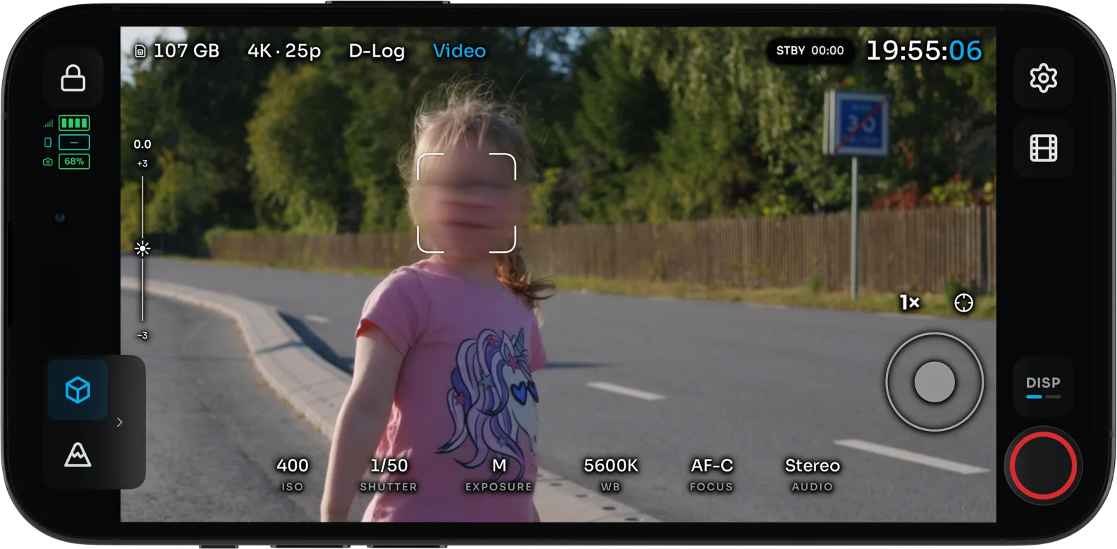Live monitor with face tracking for gimbal lock-on