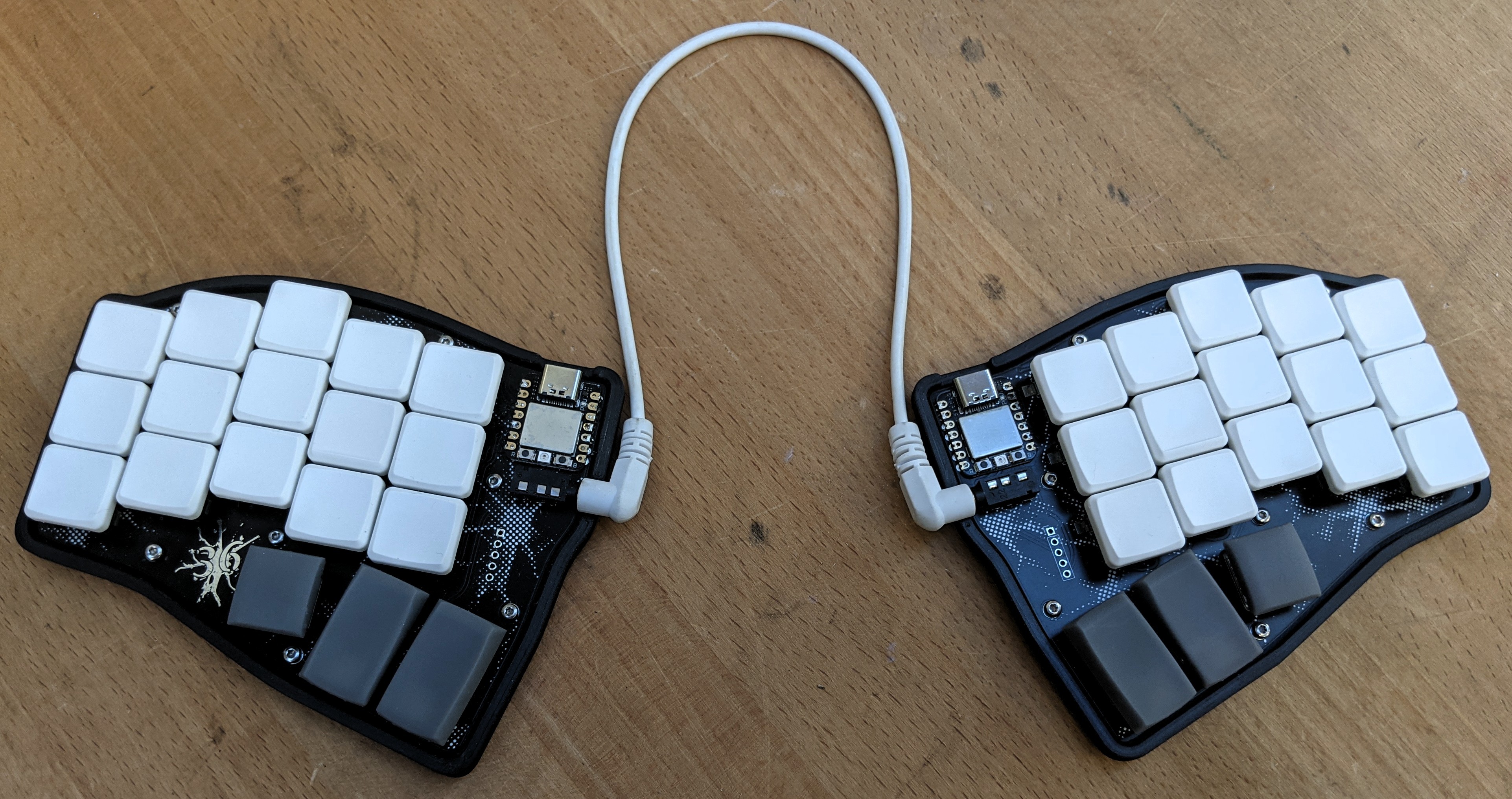 top down image of neuro36 split keyboard