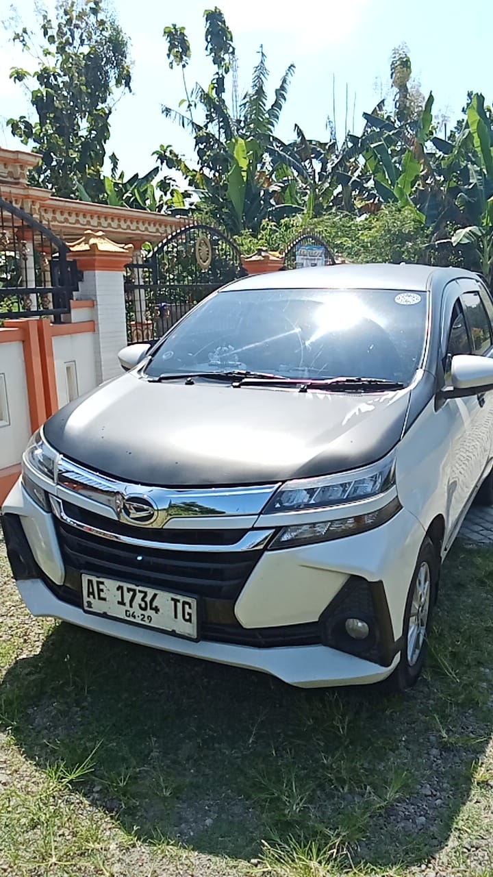Mobil Avanza Travel Ponorogo Surabaya - Renata Travel