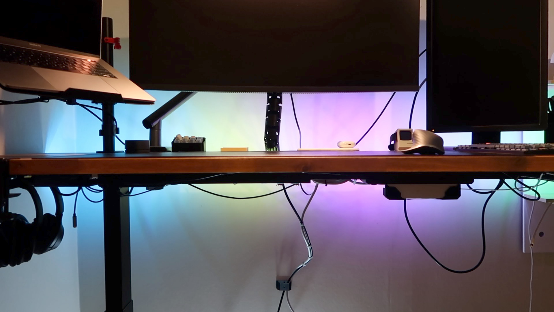 The cable management under the desk