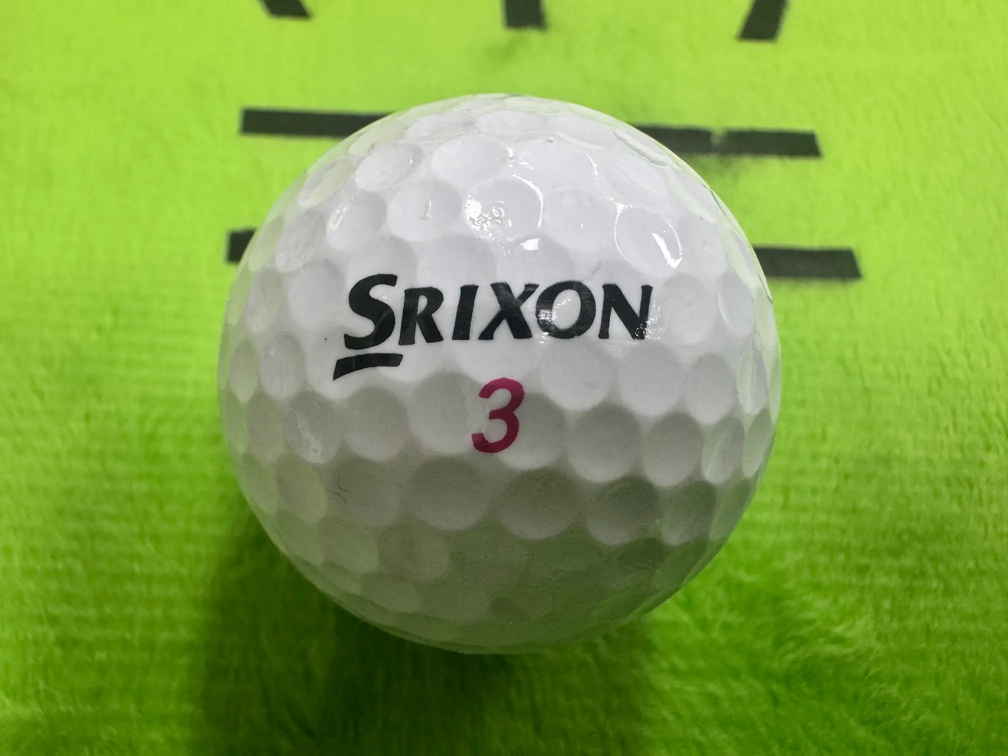 스릭슨 SF 레이디 골프공 리뷰 – 부드러운 타구감과 퍼팅라인이 돋보이는 여성용 골프공
