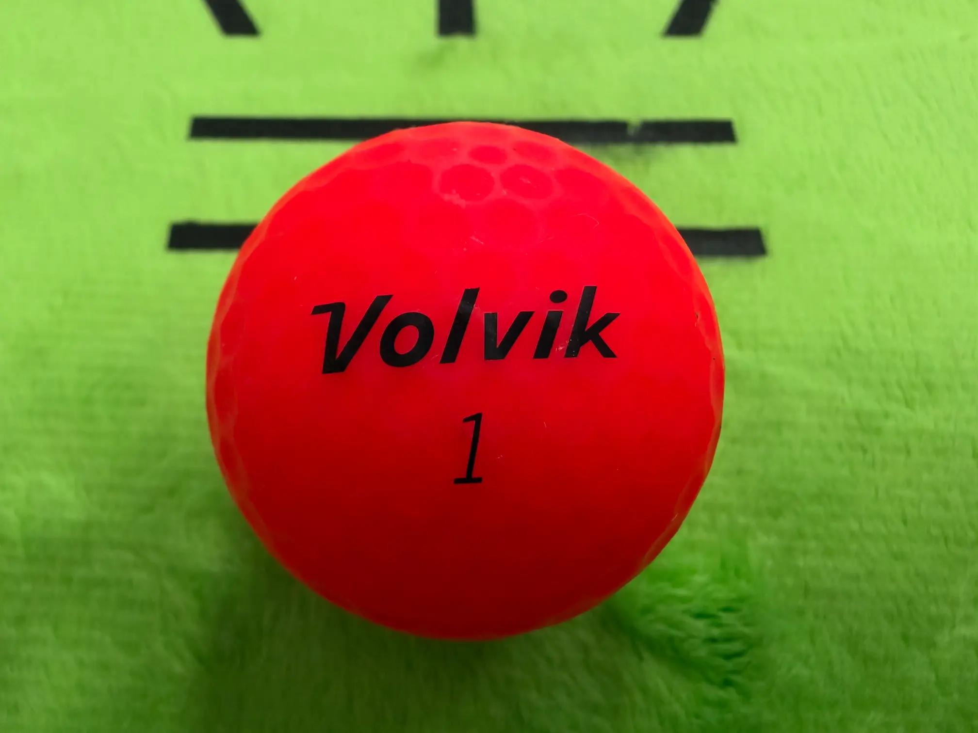 볼빅 x 바스키아 컬러볼 리뷰 | 예술을 품은 무광 레드 골프공, 초중급자 실사용 후기