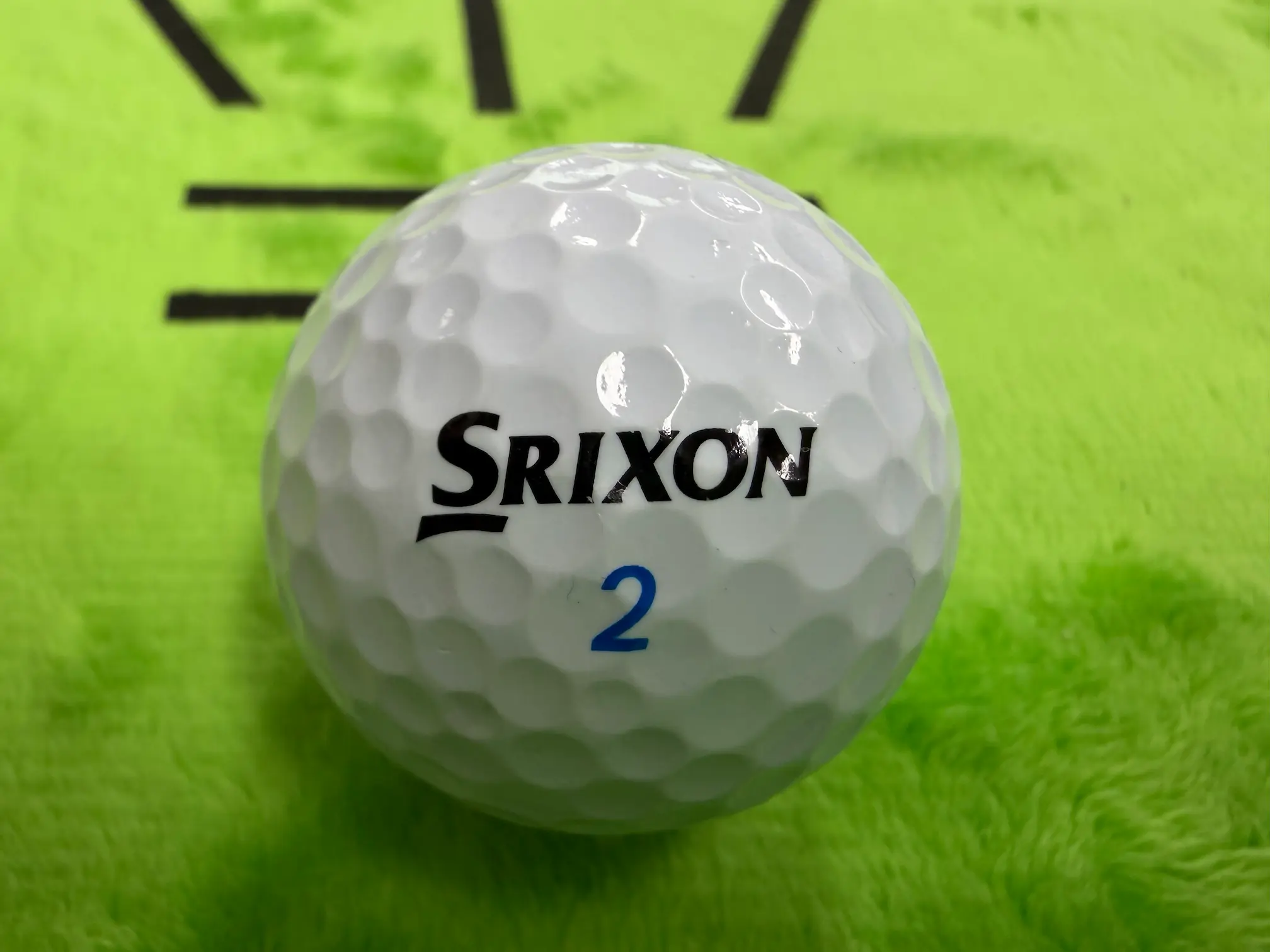 슈퍼맨 디자인이 특별한 스릭슨 AD333 골프공 솔직 후기 - 저압축 2피스의 부드러운 타구감과 혁신적인 접합부 디자인