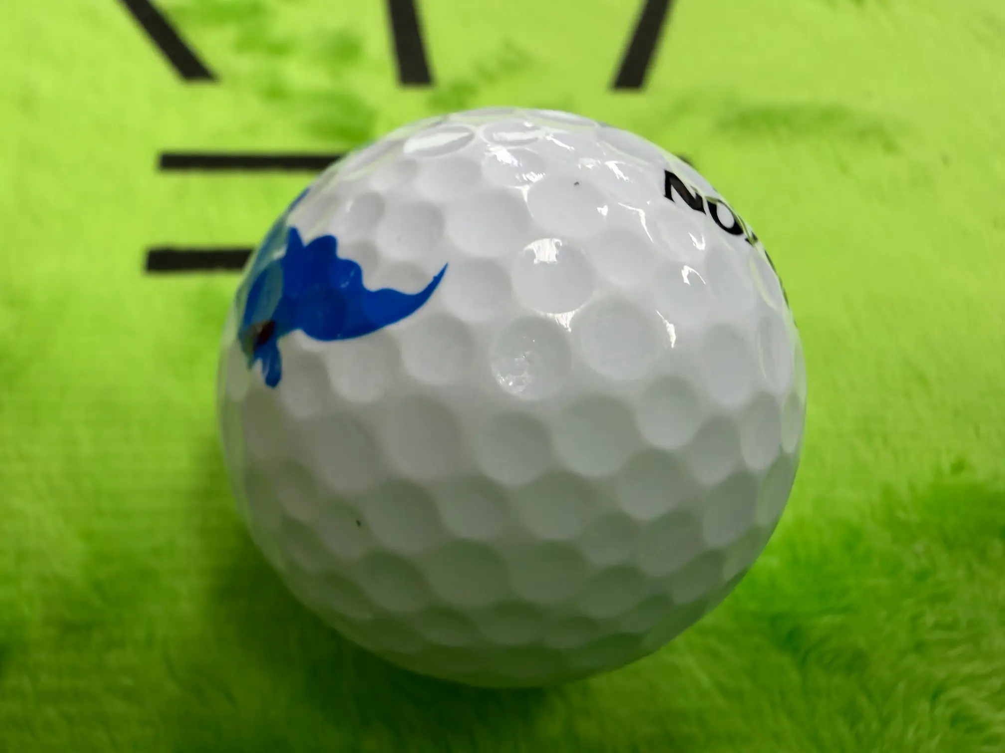 스릭슨 AD333 슈퍼맨 골프공 뒷면