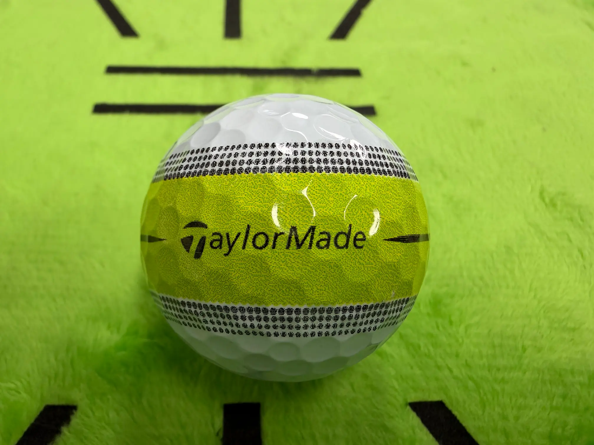 테일러메이드 투어 리스폰스 스트라이프 골프공 리뷰 - 퍼팅 정렬이 쉬워지는 노란 골프공 사용 후기