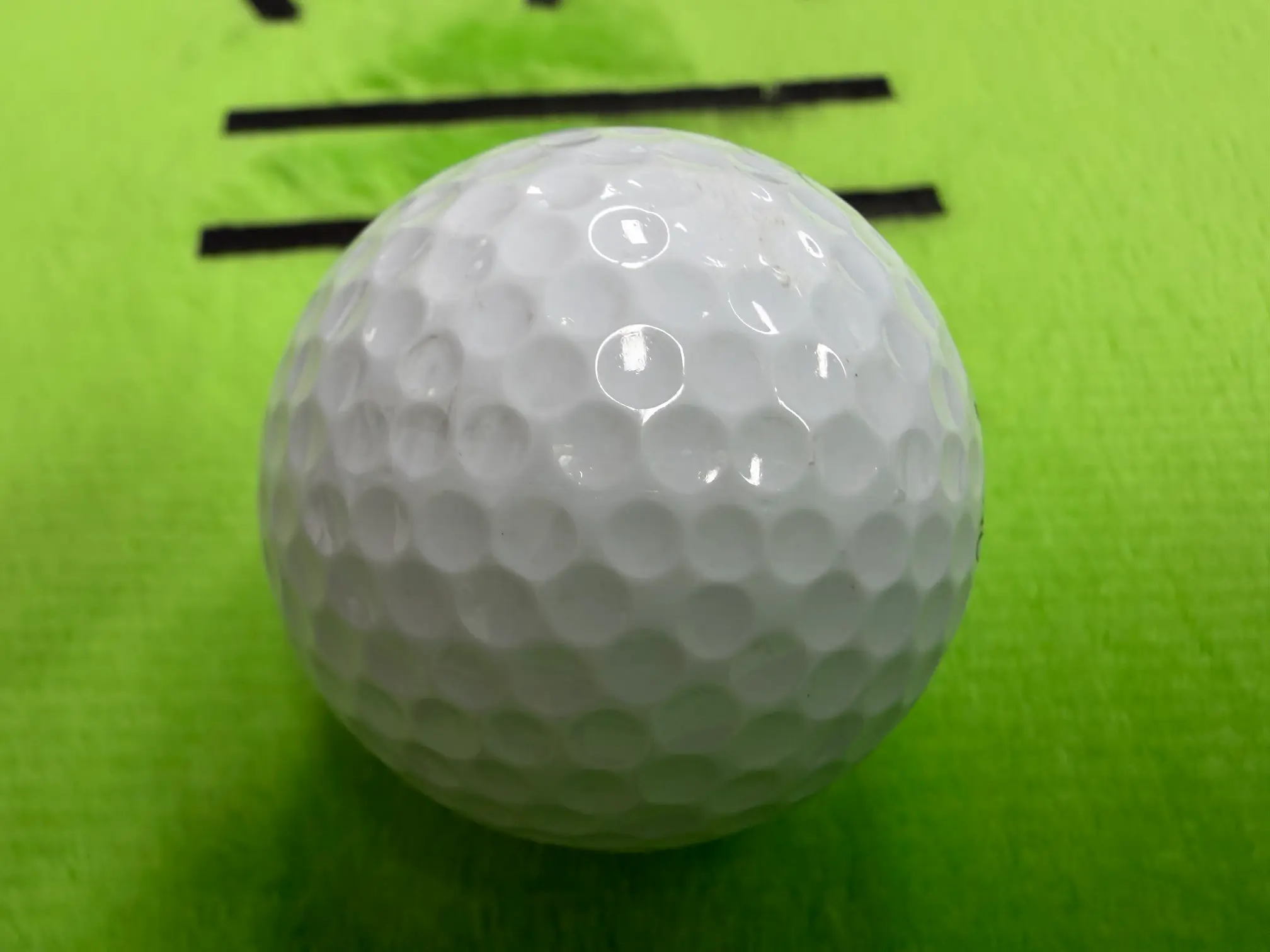 마야골프 골프볼 접합부 클로즈업 사진