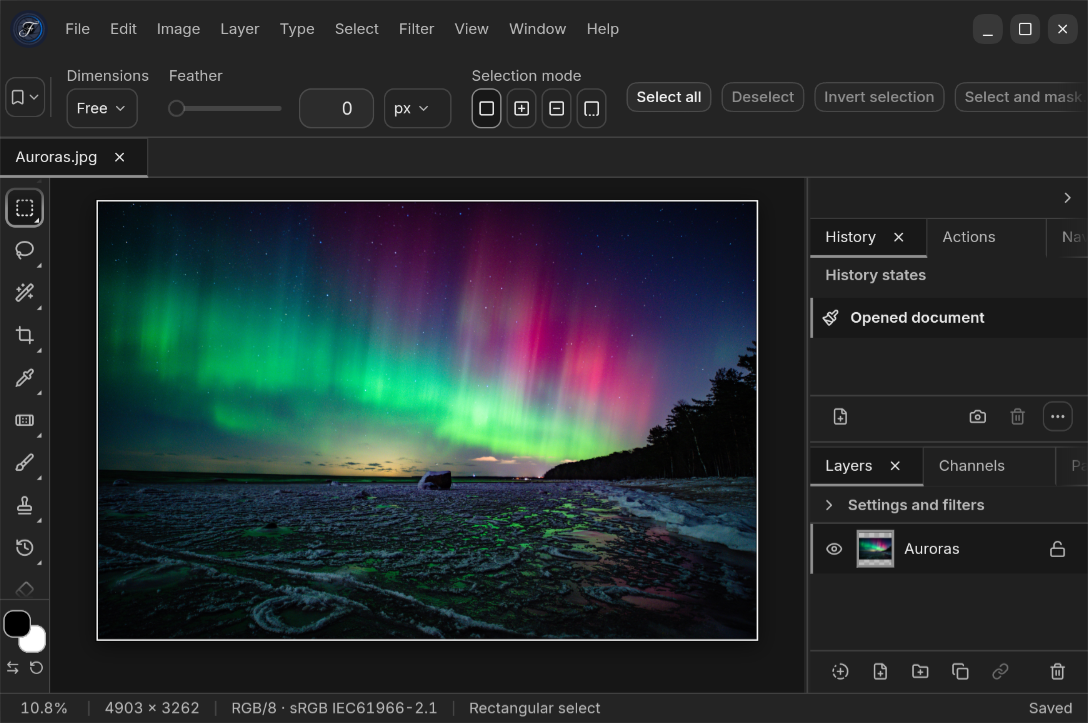 A development build of Focale showing an aurora photograph on the canvas