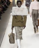 Fashion TV-BfizwMHgjGq-3