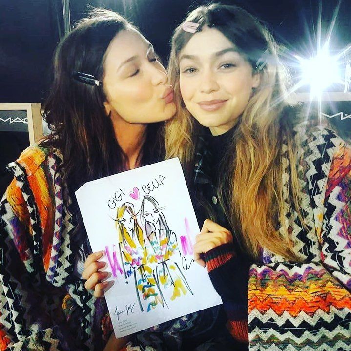 Fashion TV-BfmCfIAAcrc-0