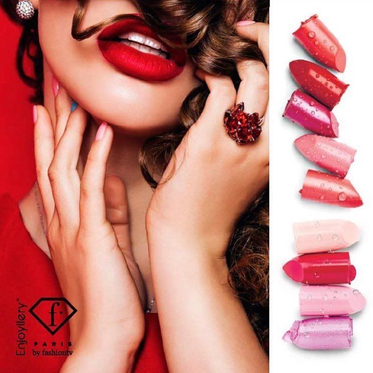 Fashion TV-Bkr6UrIAeCC-0