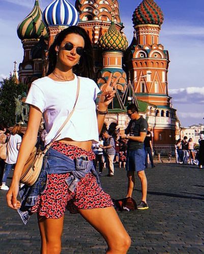 Fashion TV-BkoHFzqg62n-1