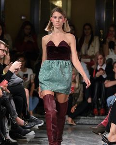 Fashion TV-BpEnWM_gV7V-0