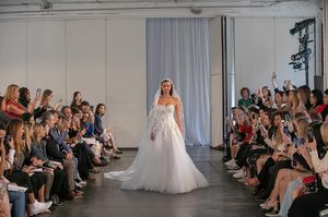 Fashion TV-BpwVW0GARbK-2