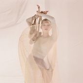 Fashion TV-BsNxV1lAmyB-2